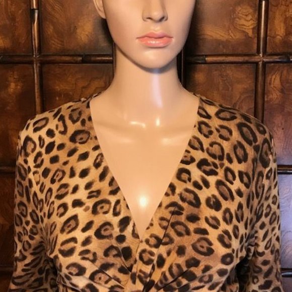 Jones New York Leopard Twist Front Top - Picture 5 of 12